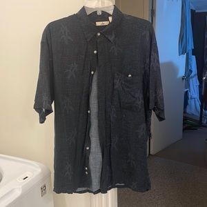 Button down short sleeve shirt